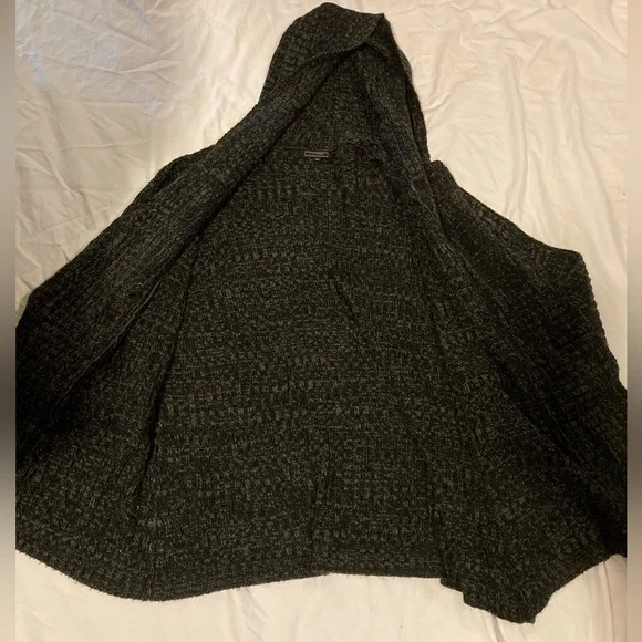 Mottled grey/black peacoat sweater - Picture 8 of 8